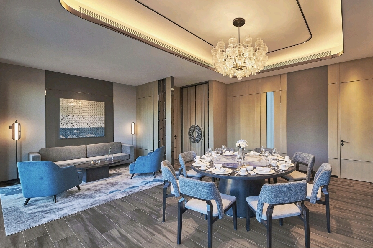 All-day dining blue sofa buffet restaurant at Courtyard Changchun Poly
