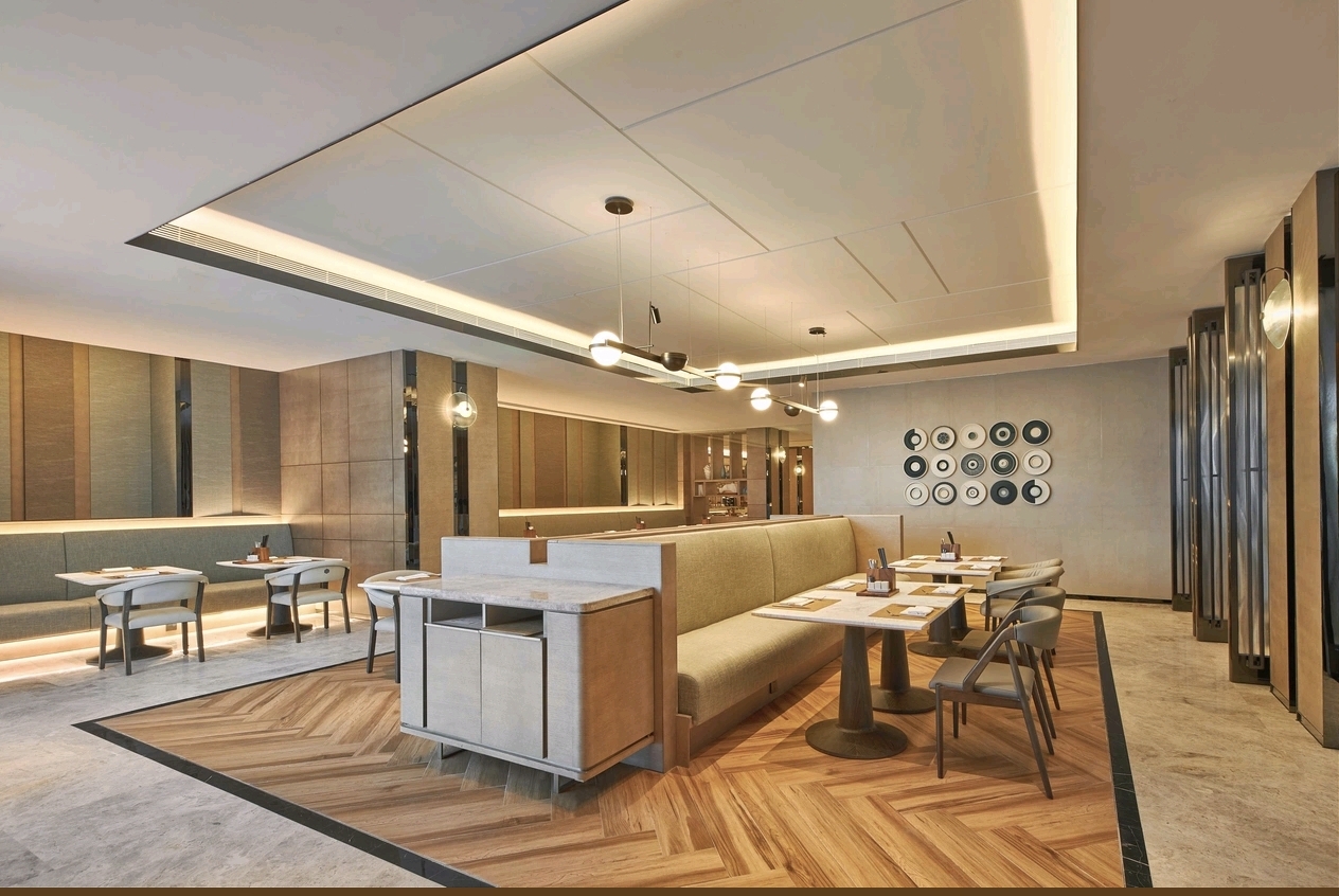 Lobby bar casual dining corner at Courtyard Changchun Poly
