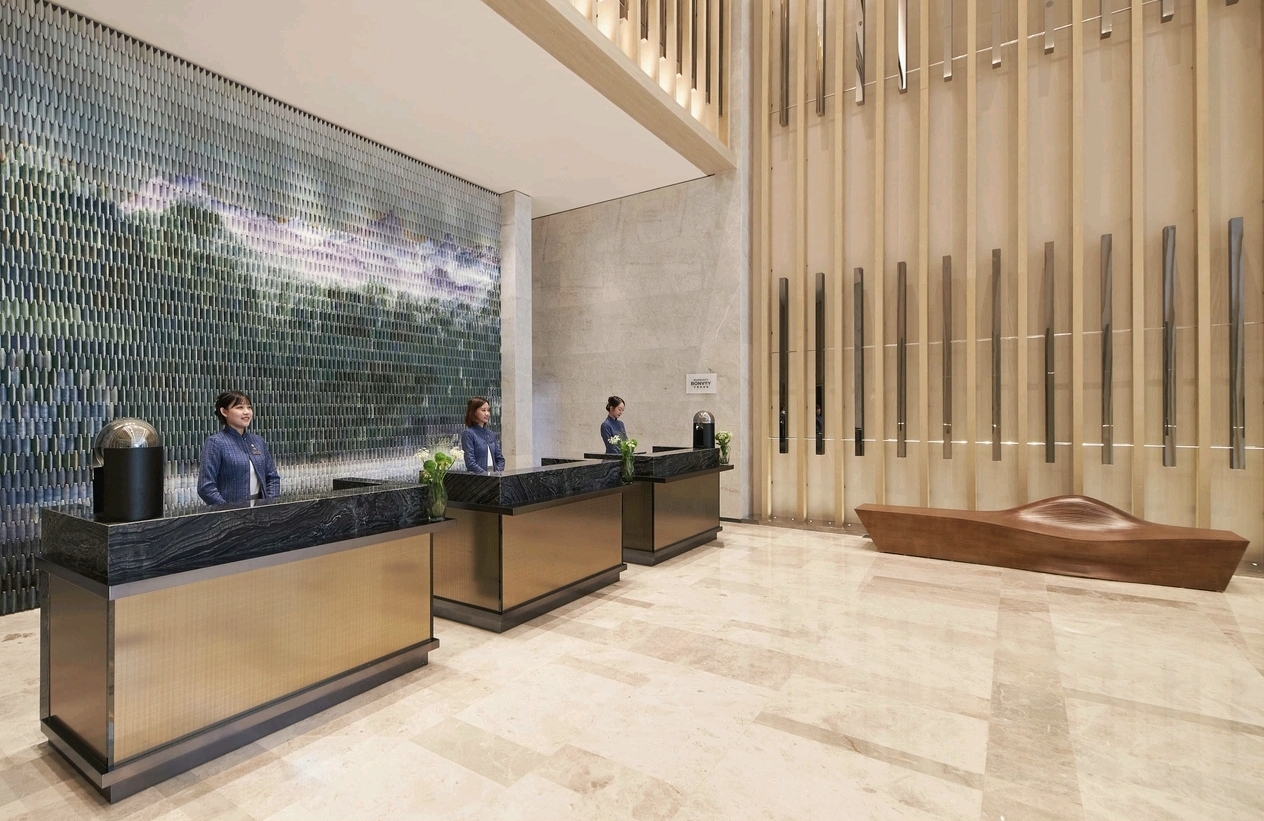Lobby reception counter area at Courtyard Changchun Poly