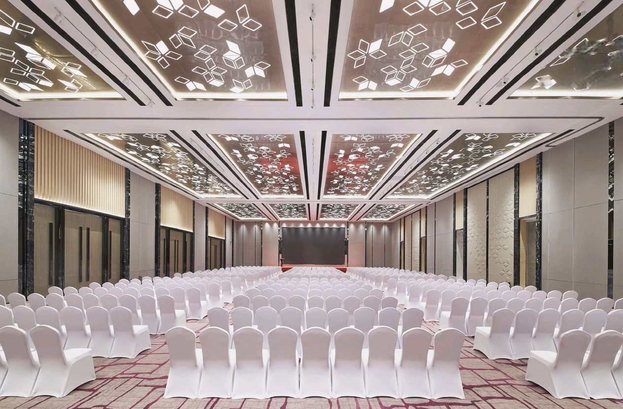 Theater-style large conference hall at Courtyard Changchun Poly