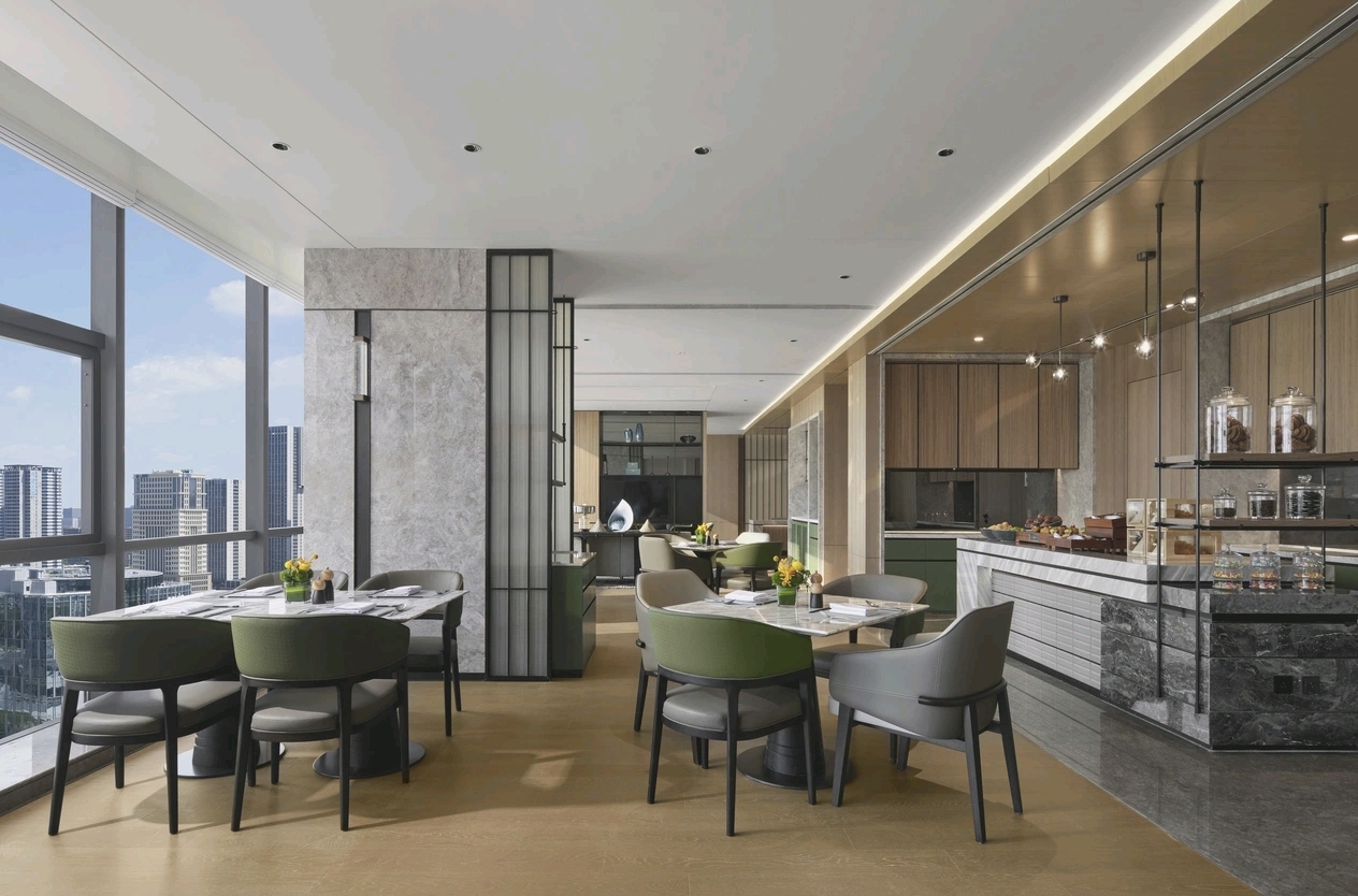 All-day dining window zone at DoubleTree Zhengzhou East