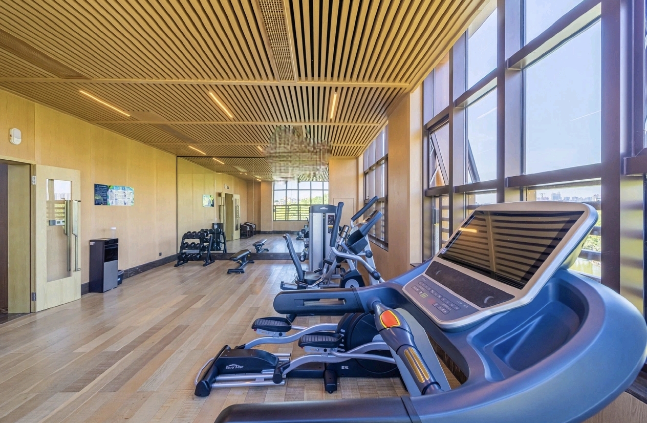 Jolie Vue Hotel Yulin indoor gym and fitness centre — hotel facilities