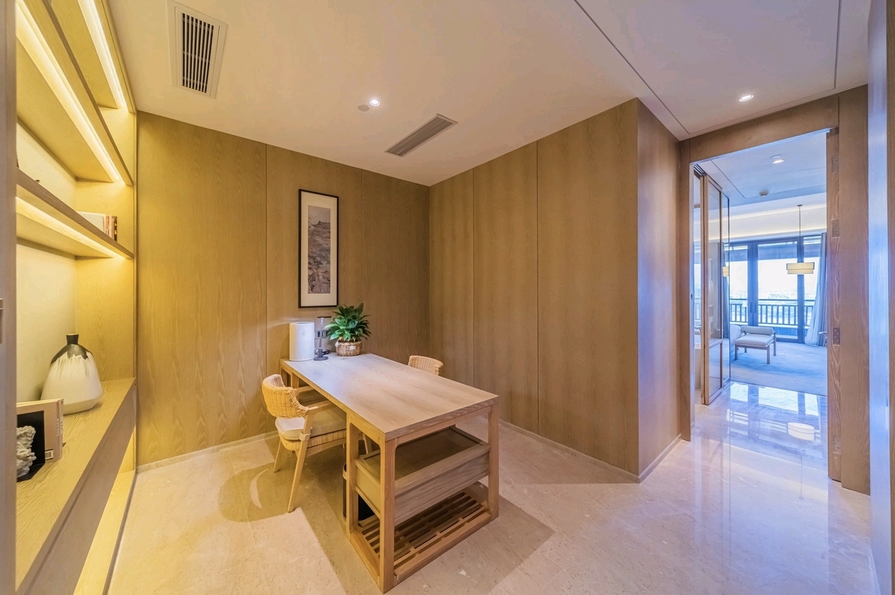 Jolie Vue Hotel Yulin junior room entry and work desk — furniture by Zhobai