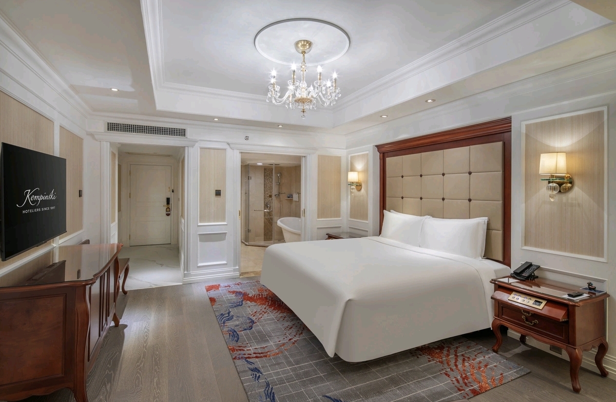 Kempinski Hotel Guiyang entry guest room — room entry furniture by Zhobai