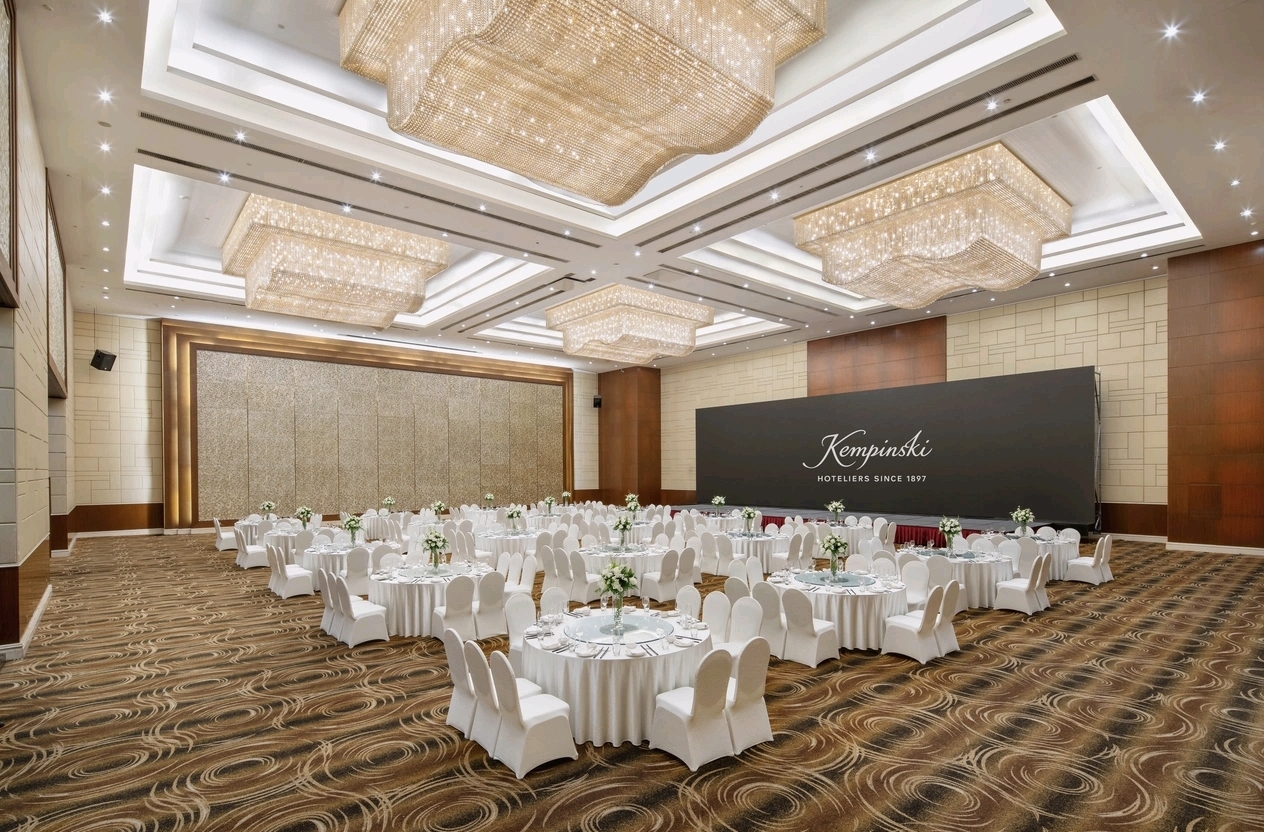 Kempinski Hotel Guiyang round table banquet hall — banquet furniture by Zhobai