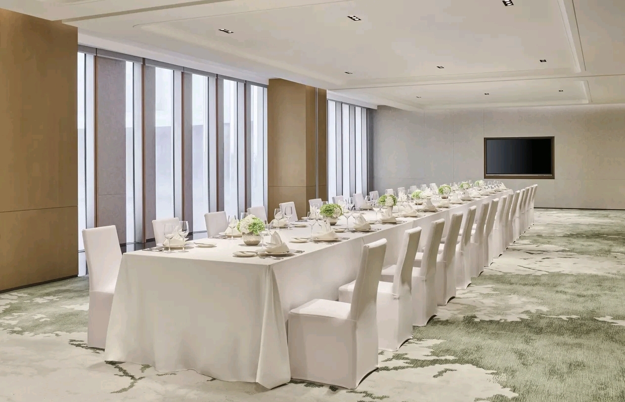 Shangri-La Nanshan Shenzhen banquet hall long table setup — event furniture by Zhobai