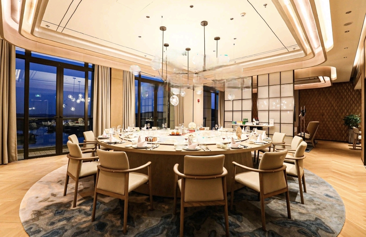 Sheraton Mianyang Xianhai Chinese banquet room dining area — banquet furniture by Zhobai