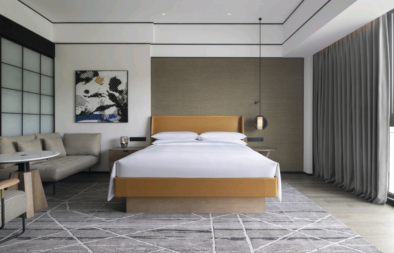 Sheraton Mianyang Xianhai lakeview king bed room — hotel furniture by Zhobai
