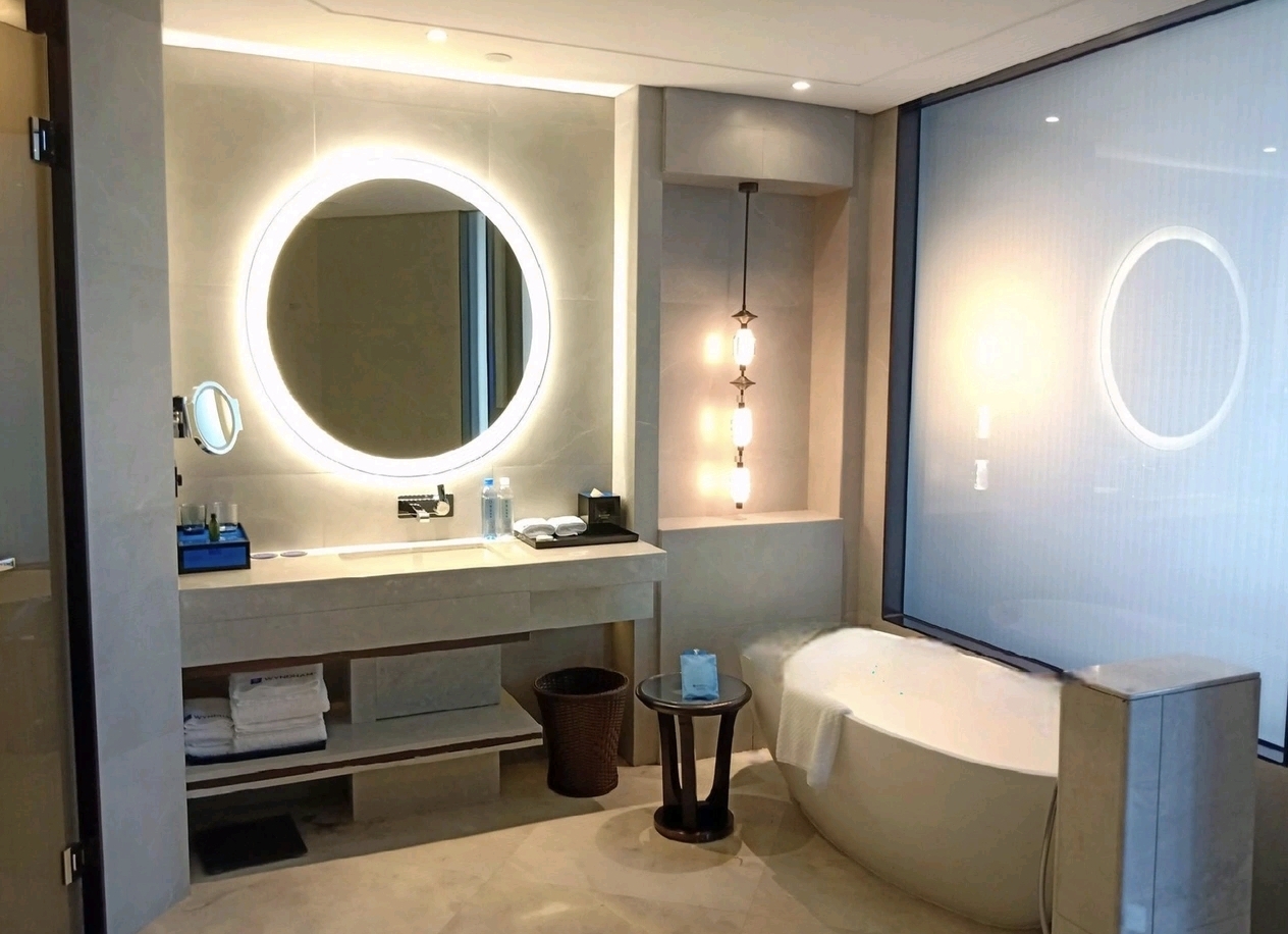 Wyndham Baise Resort room bathroom vanity and bathtub — furniture by Zhobai